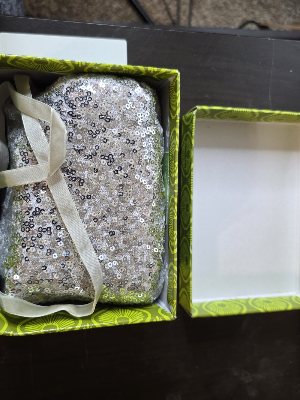 Foldable Silver Sequin Ballet Flats Size 9.5 M - Picture 2 of 11
